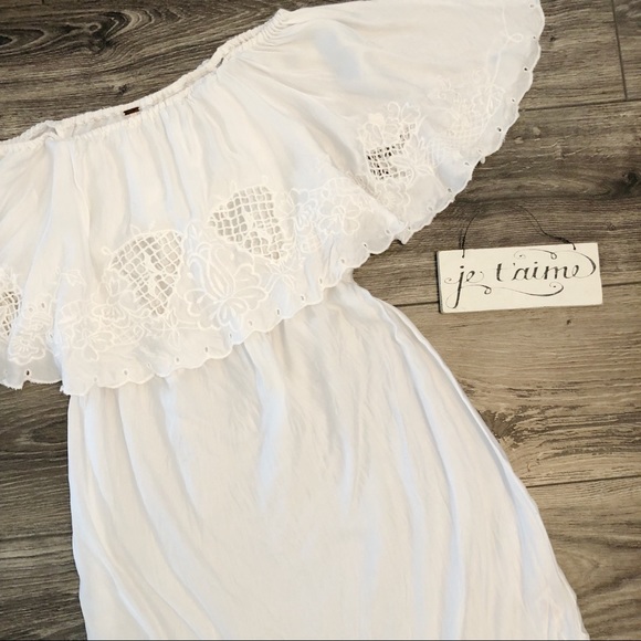 Free People Dresses & Skirts - Free People White Crochet Off the Shoulder dress